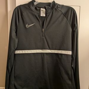 Nike Women's Black Therma-fit Soccer-Style Quarter Zip